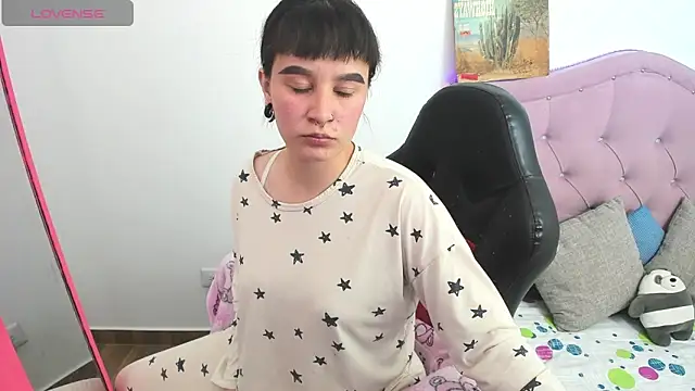 Katalina novoa online show from 8, 3, 2025