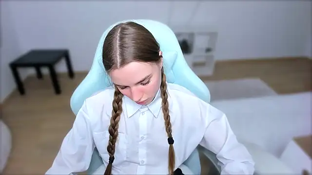 StellaLawless online show from 15, 3, 2025