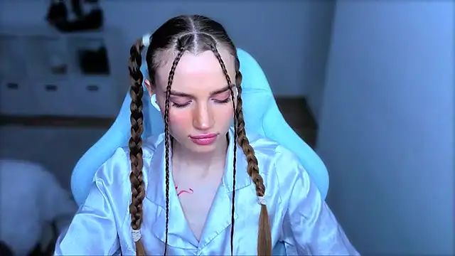 StellaLawless online show from 8, 10, 2025