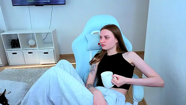 StellaLawless online show from 9, 3, 2026