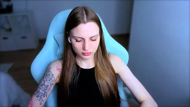 StellaLawless online show from 5, 4, 2026