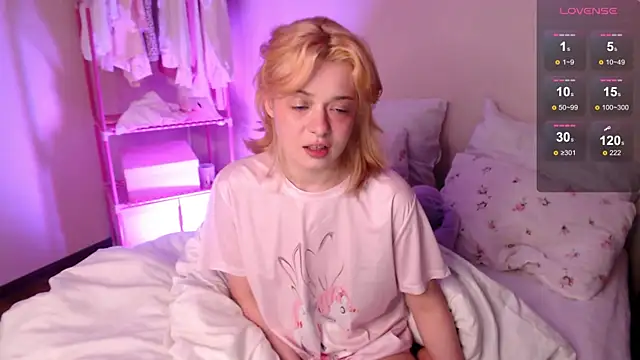 KatieMelone online show from 11, 11, 2025