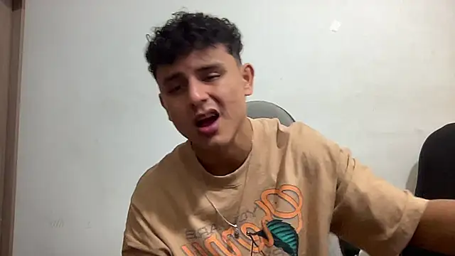 Snapshot of bob_petterson chatting on 2, 1, 2025 bob petterson online show from 2, 1, 2025