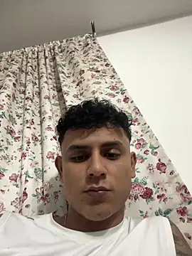 Snapshot of bob_petterson chatting on 29, 1, 2025 bob petterson online show from 29, 1, 2025