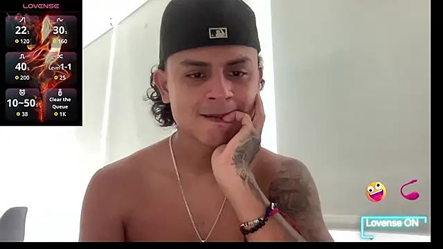 Snapshot of bob_petterson chatting on 22, 10, 2025 bob petterson online show from 22, 10, 2025