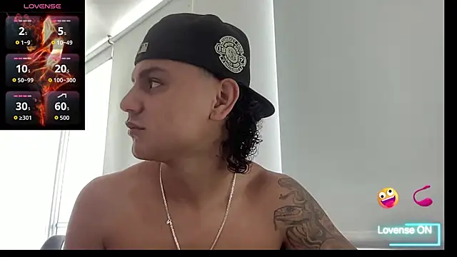 Snapshot of bob_petterson chatting on 23, 10, 2025 bob petterson online show from 23, 10, 2025