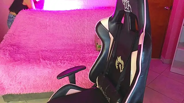 keity moon online show from 18, 4, 2026