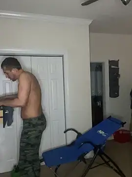 Snapshot of TheOnlyTwinTowers chatting on 22, 2, 2025 TheOnlyTwinTowers online show from 22, 2, 2025