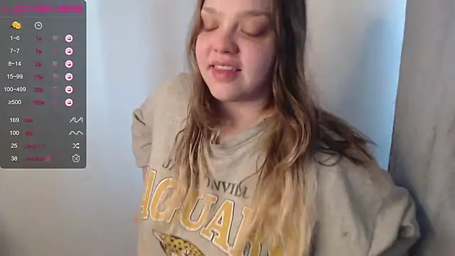 Snapshot of darling_tony chatting on 11, 9, 2025 darling tony online show from 11, 9, 2025