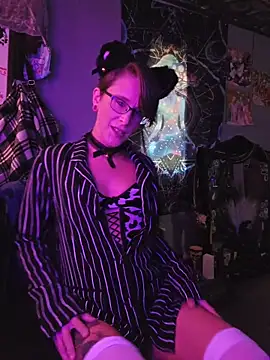 nephilaaranea online show from 6, 4, 2026