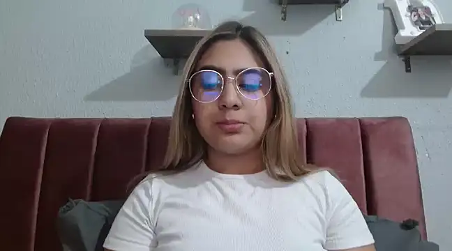 Miabonnett  online show from 31, 1, 2025