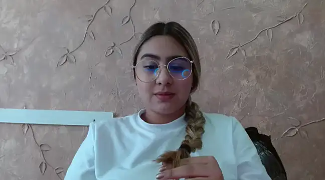 Miabonnett  online show from 17, 2, 2025