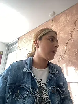 Miabonnett  online show from 25, 11, 2025