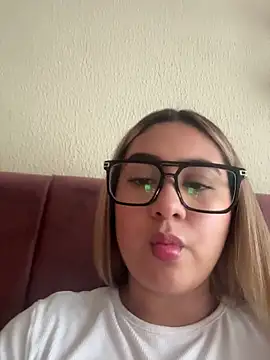 Snapshot of Miabonnett_ chatting on 20, 7, 2026 Miabonnett online show from 20, 7, 2026