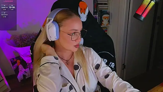 Emili1- online show from 11, 9, 2025