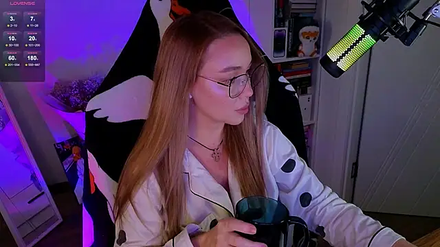 Emili1- online show from 12, 10, 2025