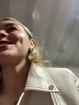 Snapshot of emma_oxford chatting on 6, 3, 2025 emma oxford online show from 6, 3, 2025