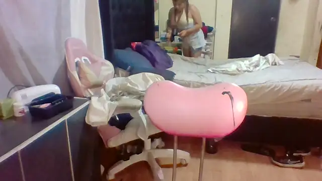 Snapshot of Jennxdolls chatting on 28, 12, 2024 Jennxdolls online show from 28, 12, 2024