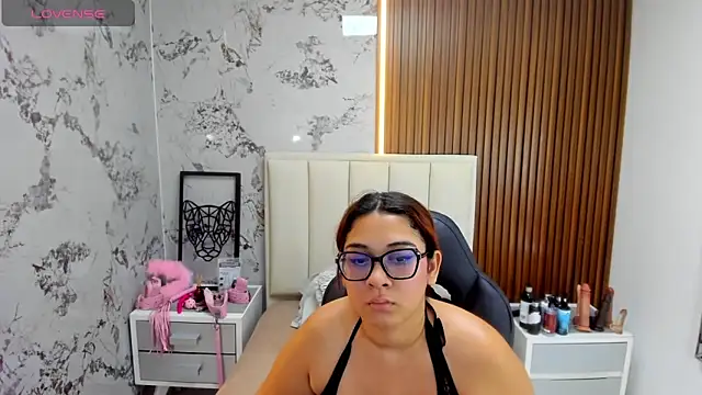 Snapshot of MADISON_ROWAN1 chatting on 9, 9, 2025 MADISON ROWAN1 online show from 9, 9, 2025