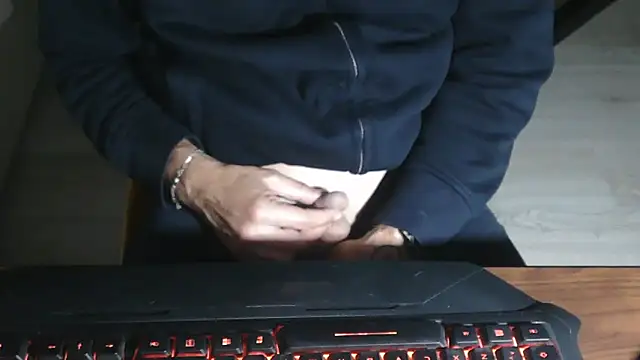 Snapshot of Adri_gard chatting on 29, 10, 2025 Adri gard online show from 29, 10, 2025