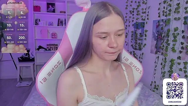 Snapshot of Milia_Parker chatting on 8, 12, 2024 Milia Parker online show from 8, 12, 2024