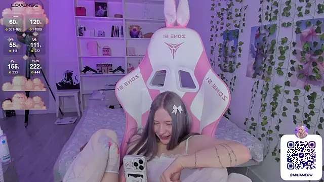 Snapshot of Milia_Parker chatting on 8, 12, 2024 Milia Parker online show from 8, 12, 2024