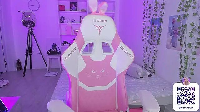 Snapshot of Milia_Parker chatting on 19, 12, 2024 Milia Parker online show from 19, 12, 2024