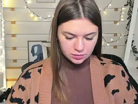 Josephine Kiss online show from 25, 11, 2025