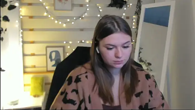 Josephine Kiss online show from 2, 3, 2026