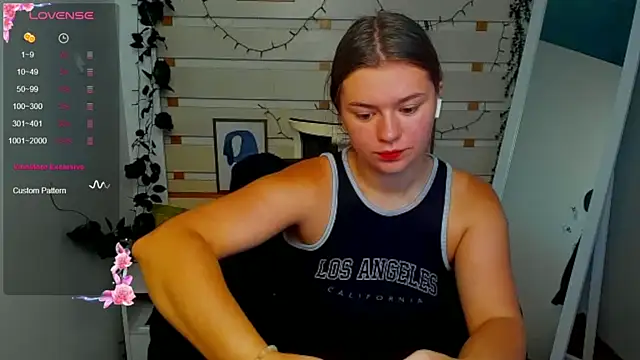 Josephine Kiss online show from 5, 8, 2026