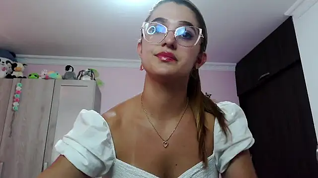 Snapshot of caroline_jonson chatting on 9, 1, 2025 caroline jonson online show from 9, 1, 2025