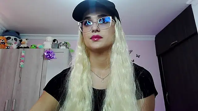 Snapshot of caroline_jonson chatting on 23, 2, 2025 caroline jonson online show from 23, 2, 2025