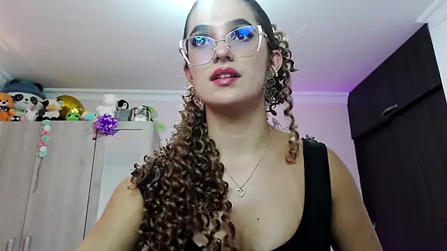 Snapshot of caroline_jonson chatting on 20, 3, 2025 caroline jonson online show from 20, 3, 2025
