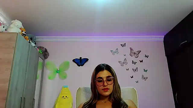 Snapshot of caroline_jonson chatting on 10, 9, 2025 caroline jonson online show from 10, 9, 2025