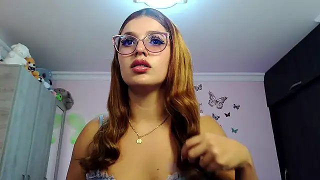 Snapshot of caroline_jonson chatting on 9, 10, 2025 caroline jonson online show from 9, 10, 2025