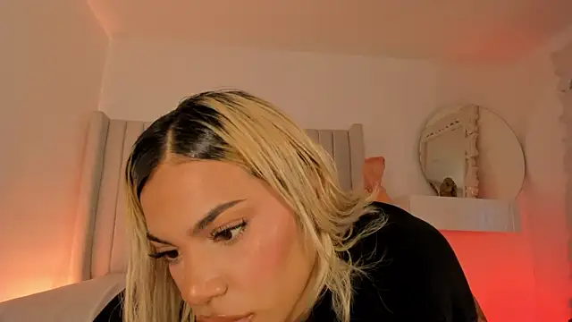 Shelynna azzul online show from 24, 3, 2026