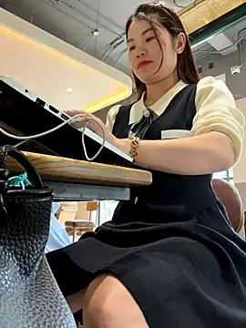 Emily 9xx online show from 30, 11, 2025