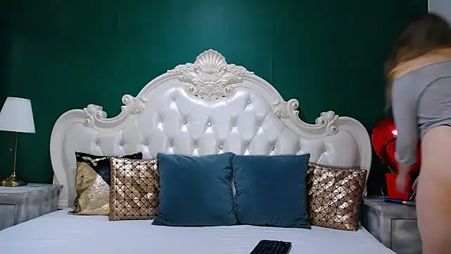 Snapshot of ArielBurn chatting on 19, 2, 2025 ArielBurn online show from 19, 2, 2025