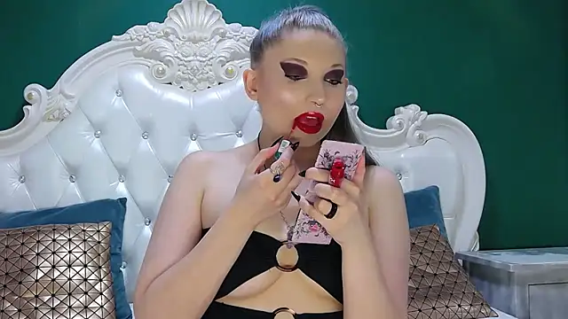 Snapshot of ArielBurn chatting on 9, 9, 2025 ArielBurn online show from 9, 9, 2025