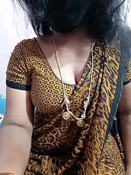 Snapshot of louise92 chatting on 15, 6, 2026 louise92 online show from 15, 6, 2026
