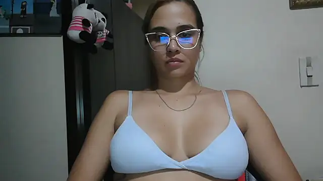 Snapshot of trianabell chatting on 2, 7, 2026 trianabell online show from 2, 7, 2026