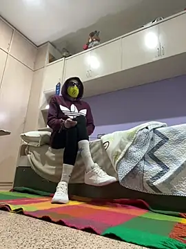 Snapshot of Kamaleonix chatting on 3, 2, 2025 Kamaleonix online show from 3, 2, 2025