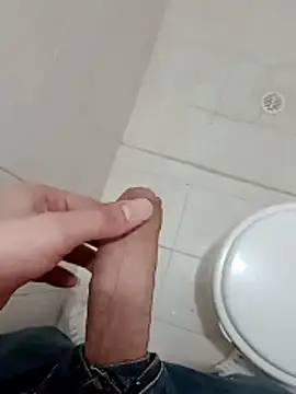 Snapshot of Wynni chatting on 22, 12, 2025 Wynni online show from 22, 12, 2025