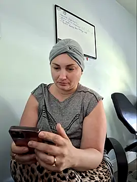 Snapshot of MilfyMrsRobinson chatting on 18, 5, 2026 MilfyMrsRobinson online show from 18, 5, 2026