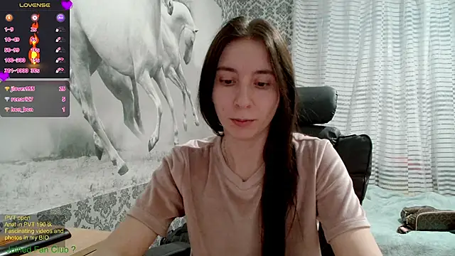 Wowpornoo online show from 18, 2, 2025