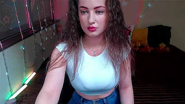 Snapshot of LizaSenri chatting on 15, 10, 2025 LizaSenri online show from 15, 10, 2025