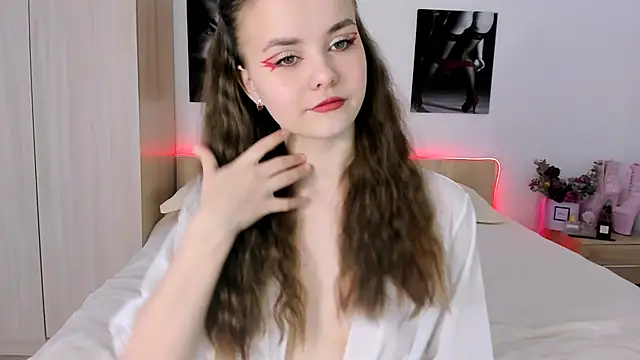 Snapshot of evelinal_ove chatting on 9, 3, 2025 evelinal ove online show from 9, 3, 2025