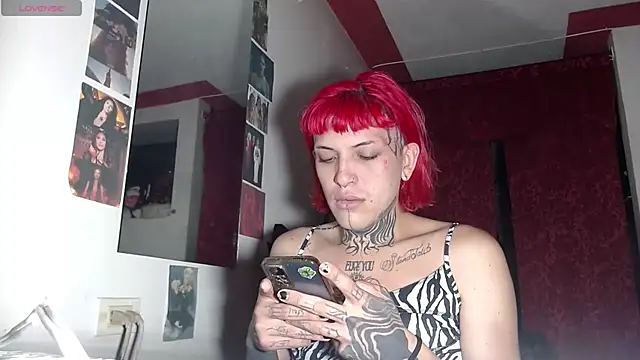 Snapshot of charlotbelucci_ chatting on 9, 7, 2026 charlotbelucci online show from 9, 7, 2026