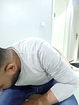 Snapshot of ListedLoin chatting on 4, 3, 2025 ListedLoin online show from 4, 3, 2025