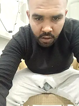 Snapshot of ListedLoin chatting on 11, 3, 2025 ListedLoin online show from 11, 3, 2025